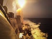 Al 4-lea atac într-o lună: Nava israeliană lovită de rachetele Houthi; USS Carney doboară drone