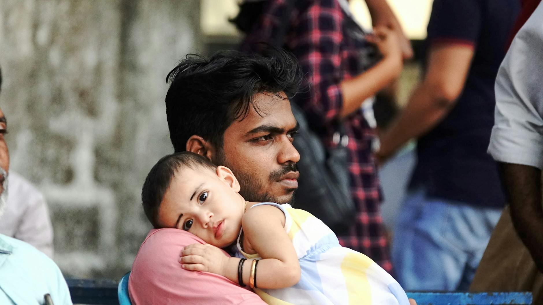 Cum sincronizezi comunicatele de presă cu campaniile de ads în 2025